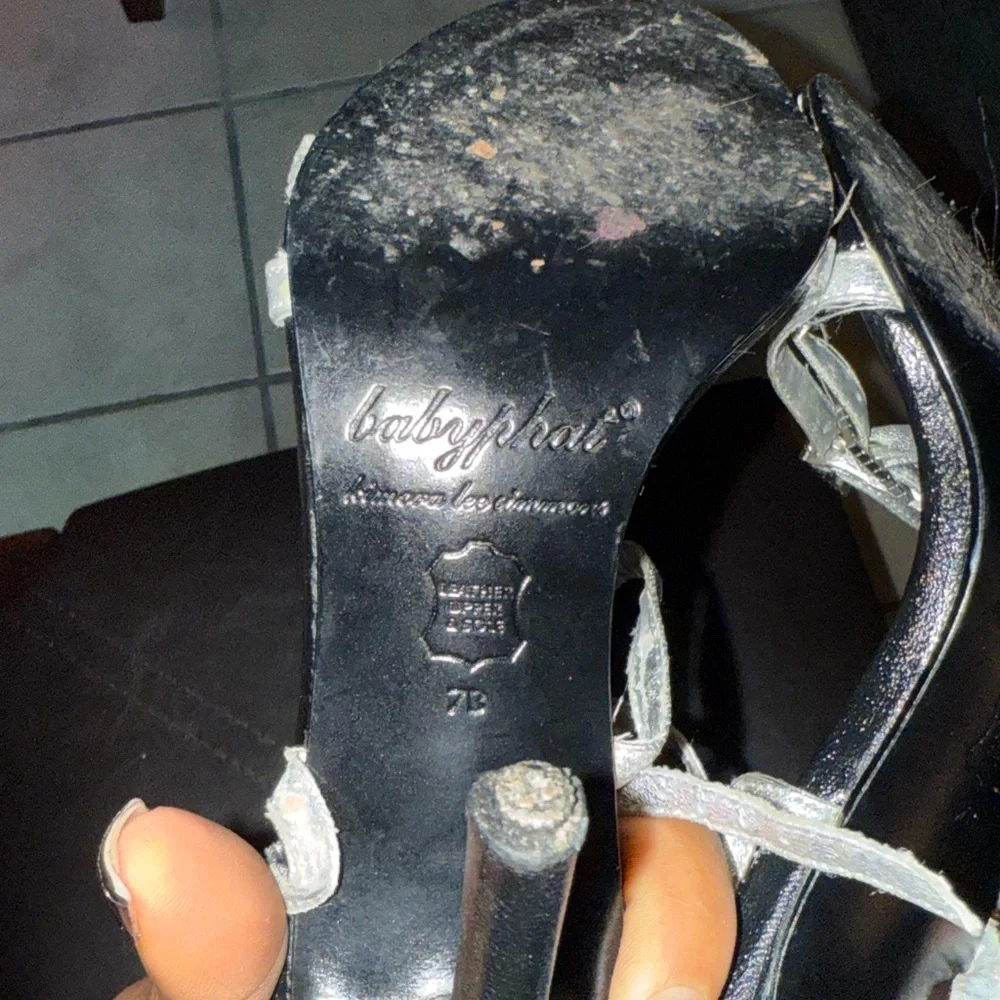 Baby Phat Silver Heels Elegant Design - Picture 4 of 12